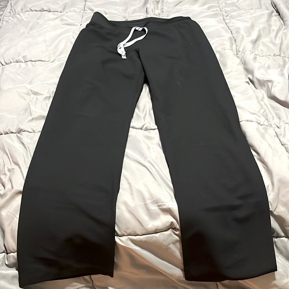 FIGS Scrubs - Picture 2 of 7